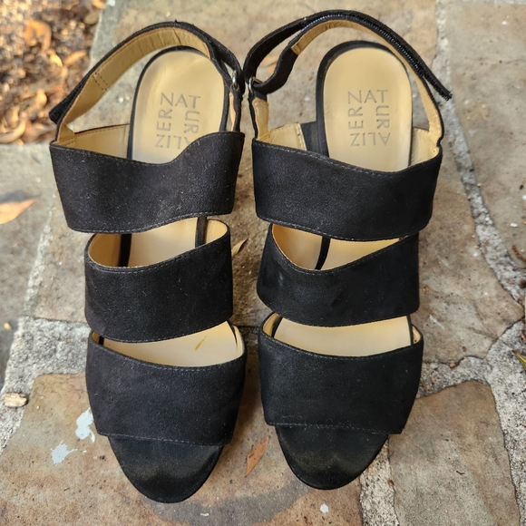 NATURALIZER Faux Black Suede Platform Sandals - Picture 2 of 7